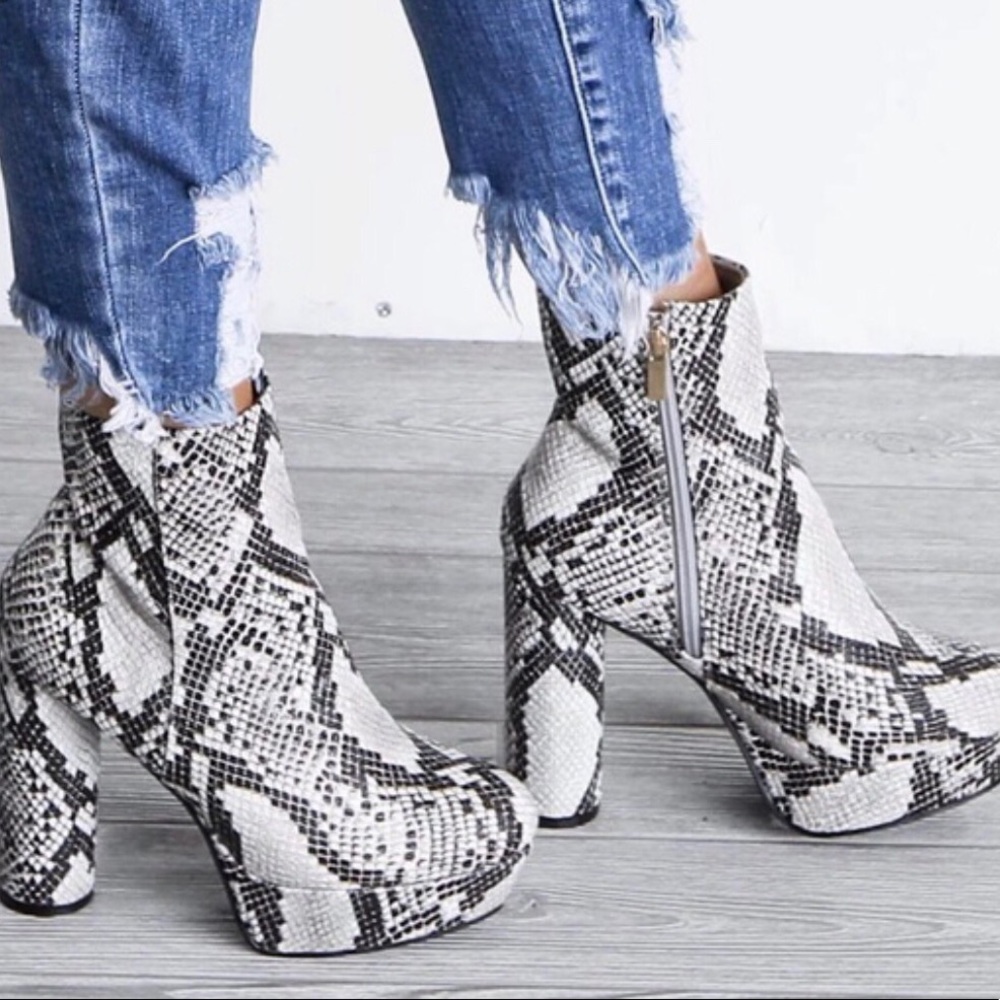 Snake skin platforms